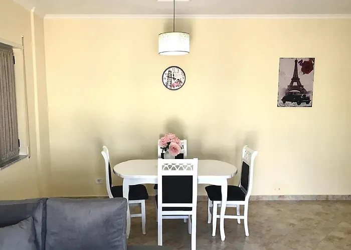 Eka Luxury One-bedroom Dıraç