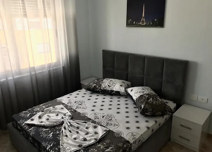 Eka Luxury One-bedroom Dıraç